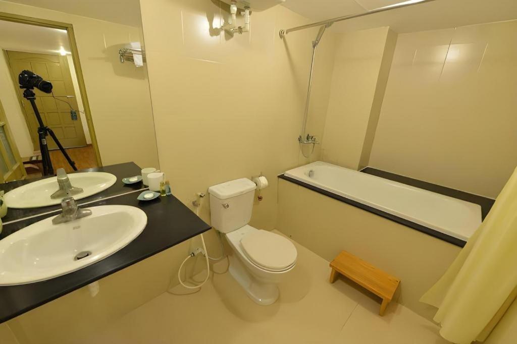 Hanoi Serenity Hotel 2 Exteriör bild